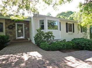 45 Bob O Link Ln, Northport, NY 11768