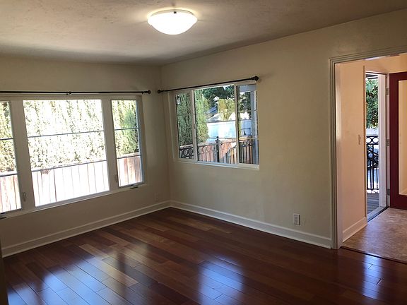 5th image of 104 University Ave APT B