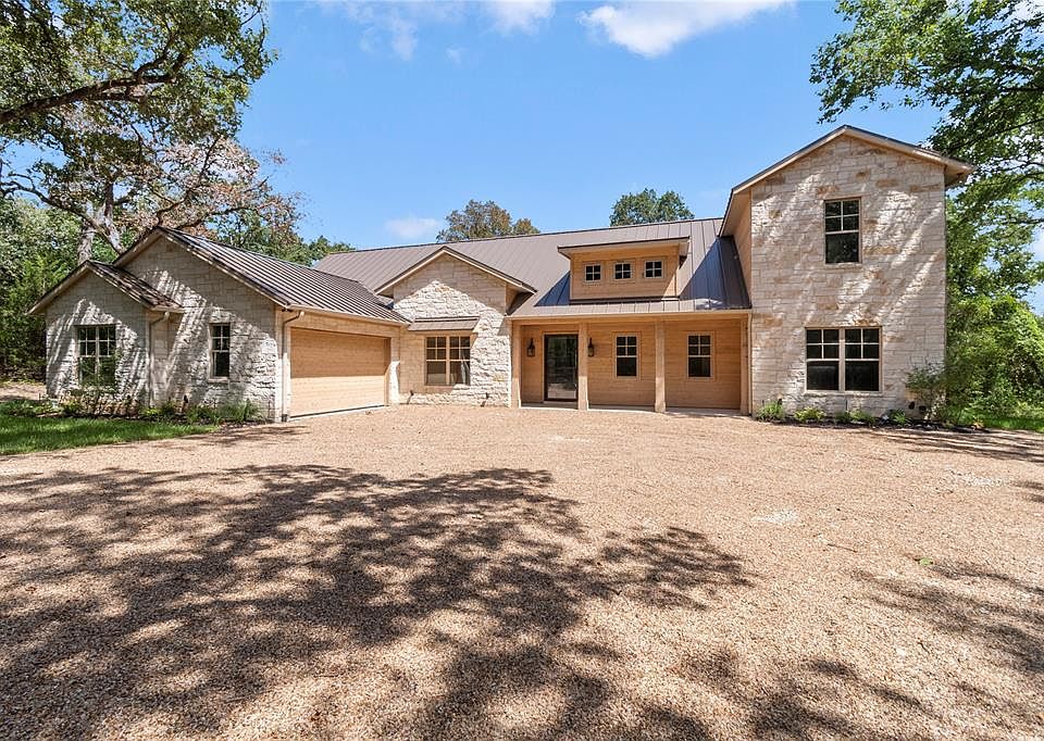 1st image of 205 Deer Valley Dr