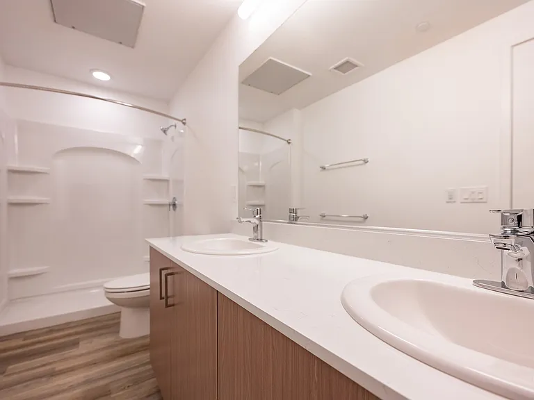 Madrone - Bathroom