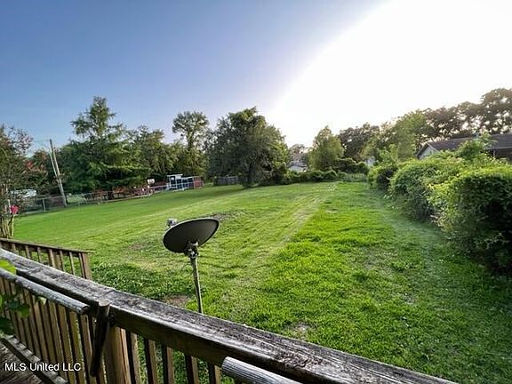 5th image of 239 Keller Ave