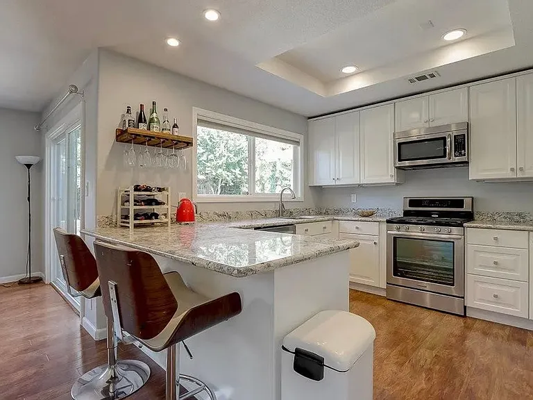 1312 Morrill Ave — Photo 10