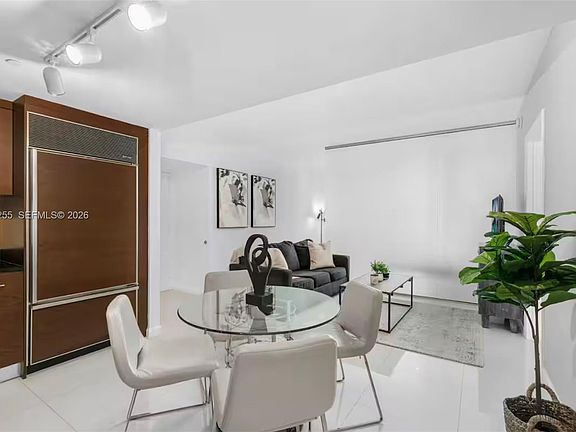 4th image of 485 Brickell Ave APT 1901