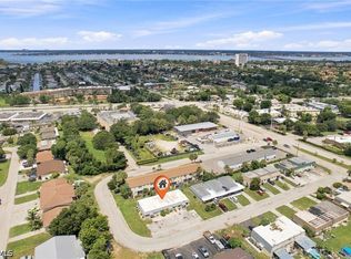 6636-6640 Warwick Cir, Fort Myers, FL 33919