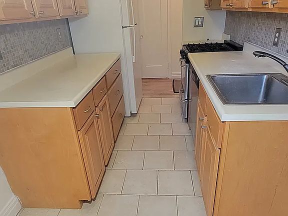 2nd image of 30-15 Hobart St #4F4