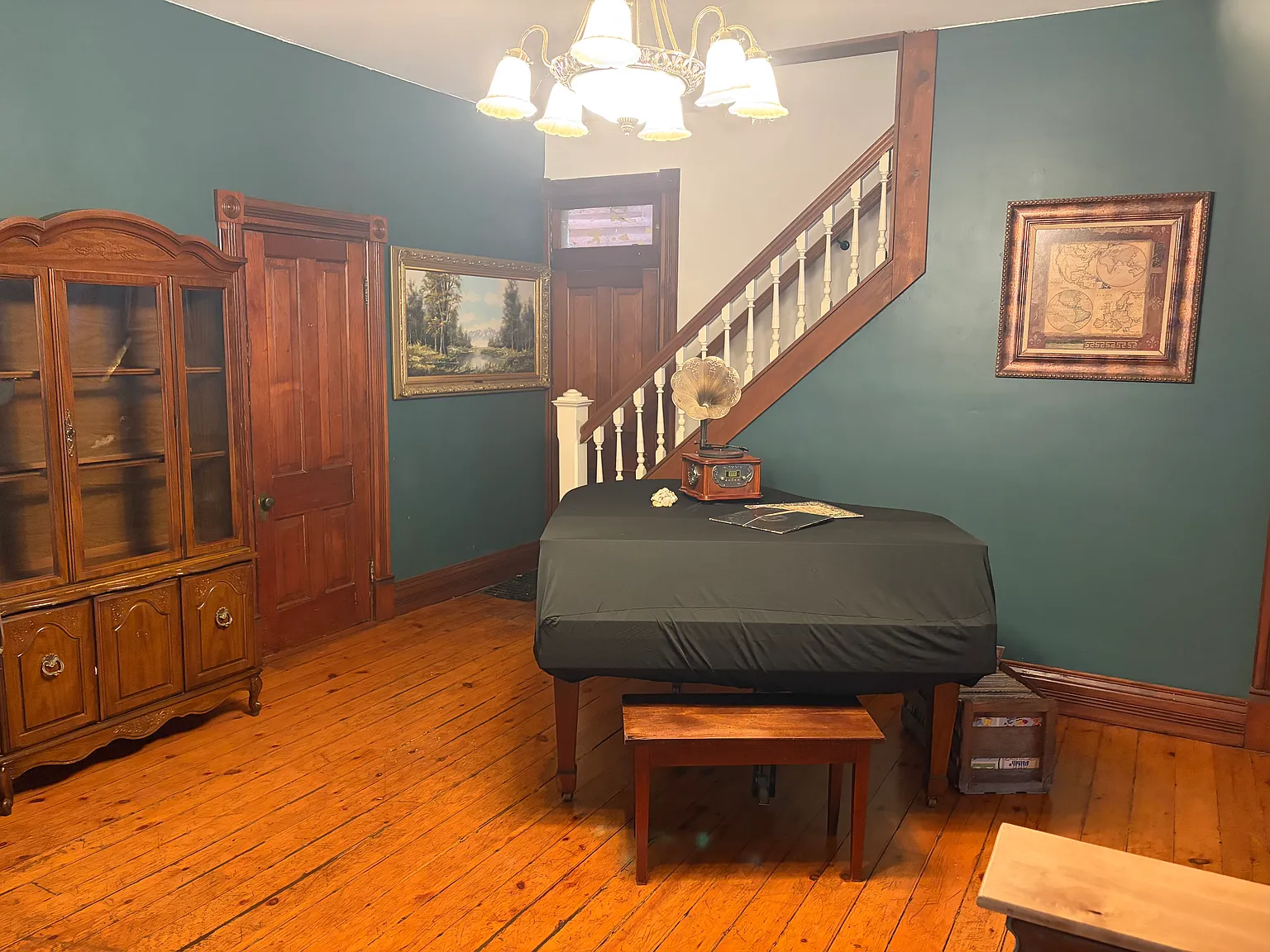 3 bed, 1.5 bath, 2112 sqft, $2,200 — Photo 4