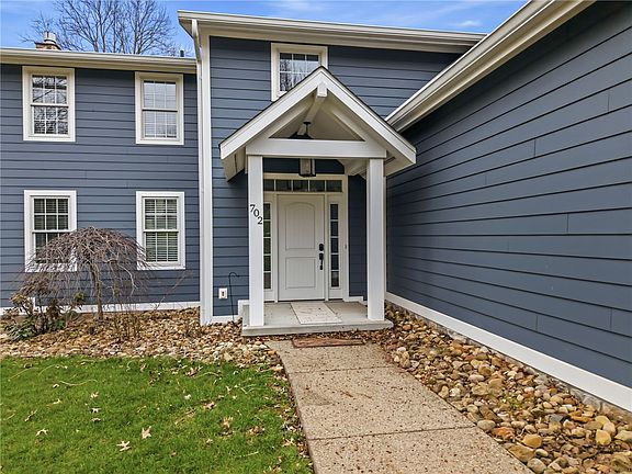 3rd image of 702 Latonka Dr