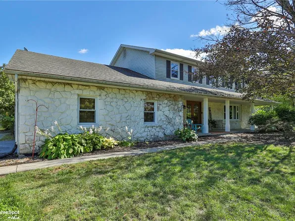 5832 Kernsville Rd, Orefield, PA 18069