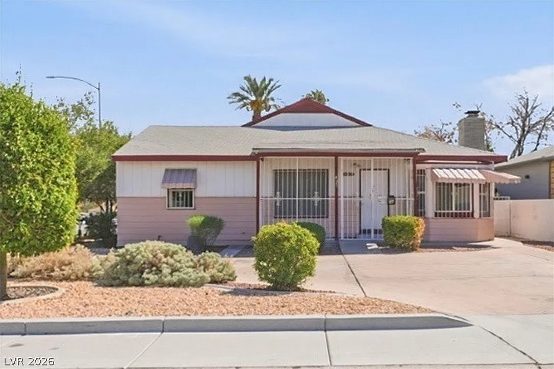 4 bed, 2.0 bath, 1654 sqft, $2,060 — Photo 1