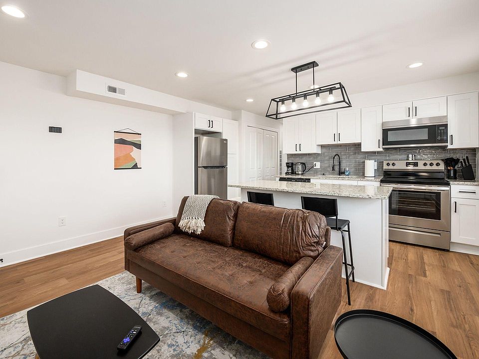 1st image of 1656 E Livingston Ave #3