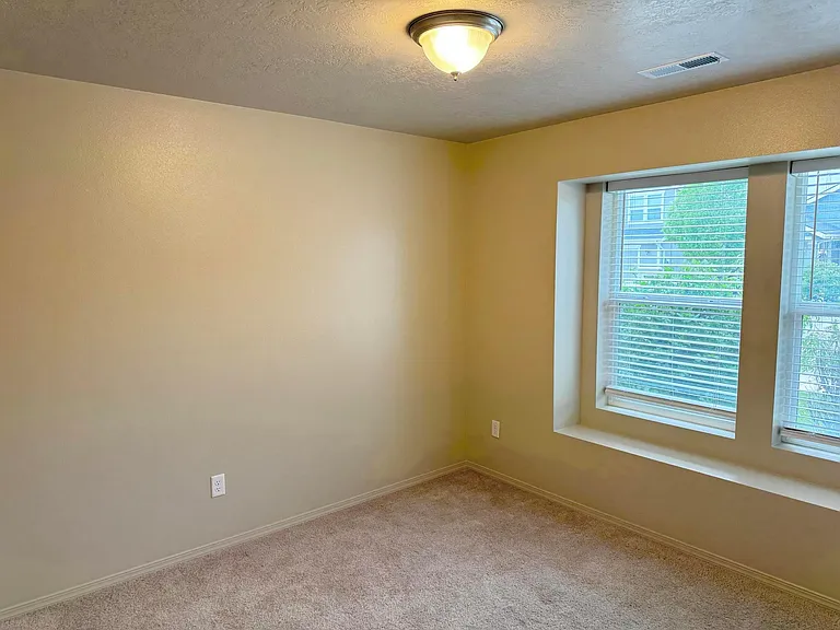 4708 N Alester Ave — Photo 24