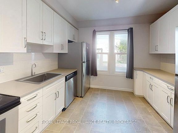 4th image of 93 Linton St