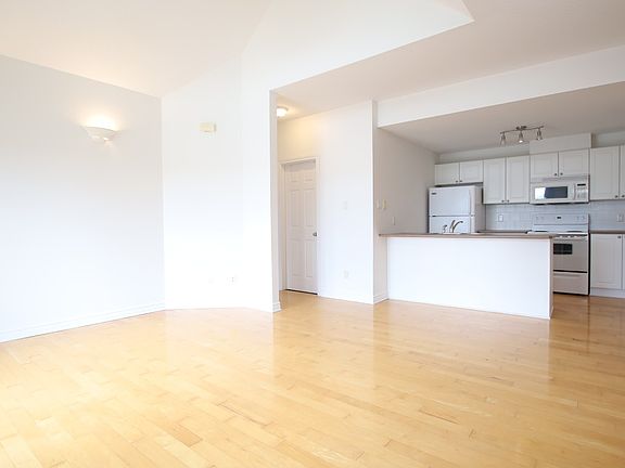 2nd image of 1103 Stittsville Main St #1103K