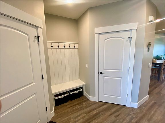 5th image of 816 Brookwood Cir