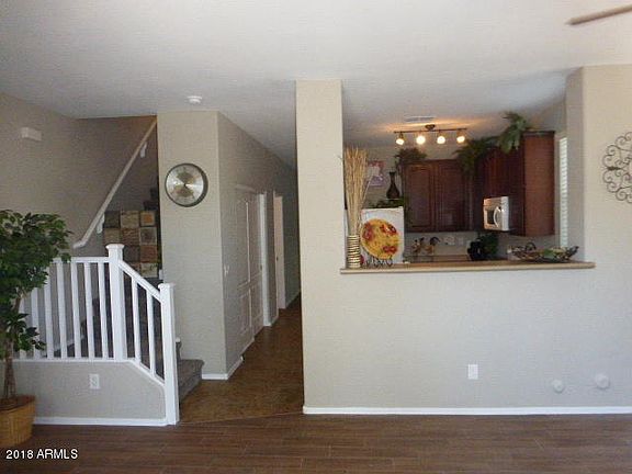3rd image of 10006 W Winslow Ave