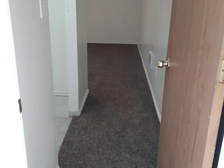 1892 Peggys Ln — Photo 4
