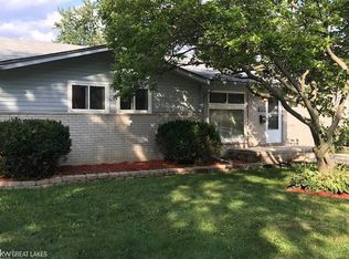 22913 Socia St, Saint Clair Shores, MI 48082