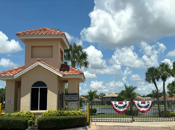 11046 Lakeland Cir, Fort Myers, FL 33913