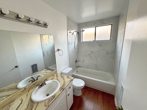 5th image of 119 W Randolph St #4