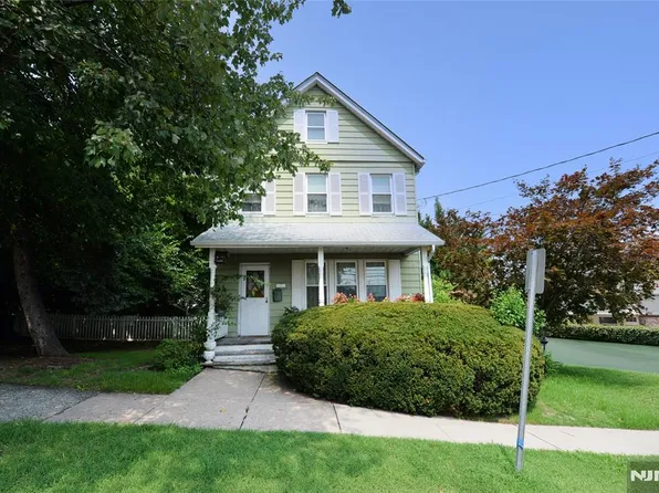 10 Ackerman Ave, Emerson, NJ 07630