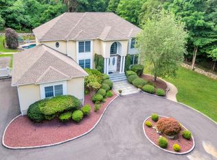 29 Brian Ct, Carmel, NY 10512