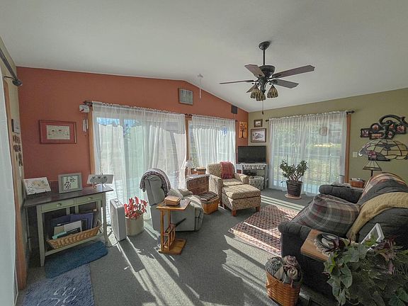 3rd image of 119 Roosevelt STREET