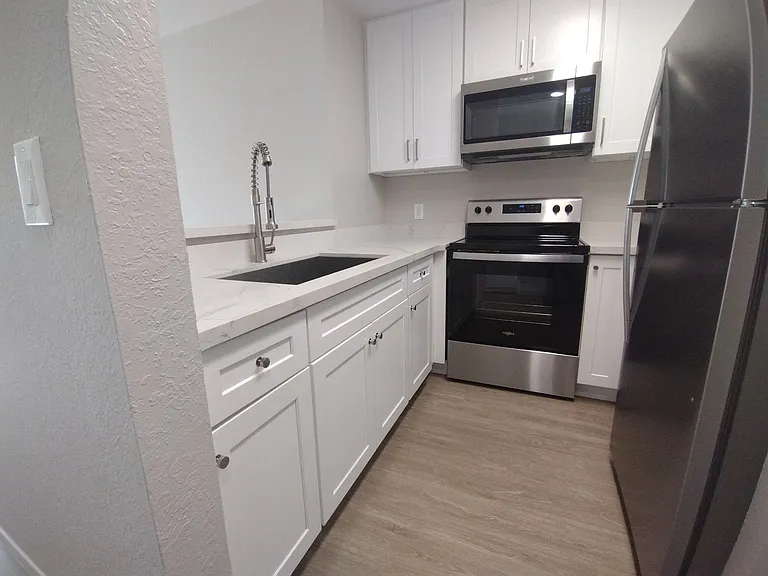 Mesa Palms Apartments — Photo 24