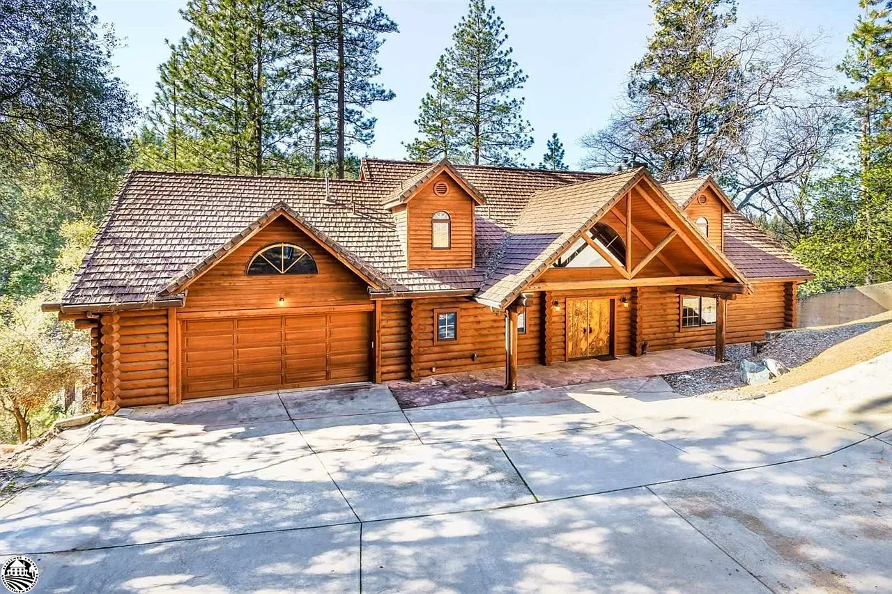 20156 Pine Mountain Dr photo 1