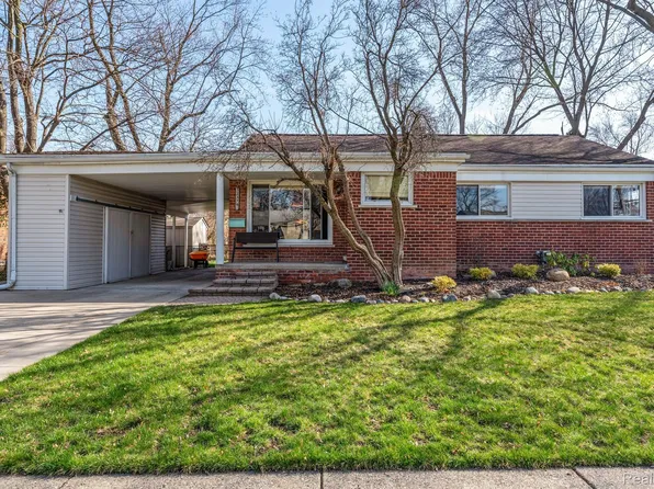 32379 Leelane Rd, Farmington, MI 48336