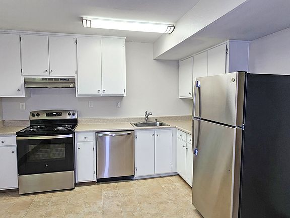 5th image of 1328 D St APT 7