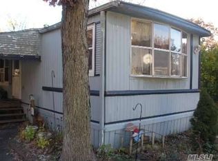 14 Periwinkle Dr, Bohemia, NY 11716