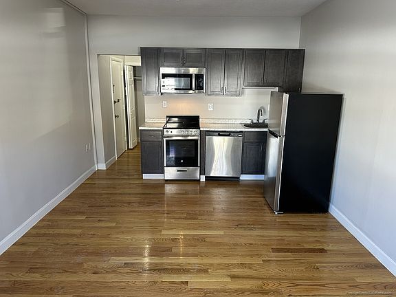 2nd image of 1122 Commonwealth Ave APT 1