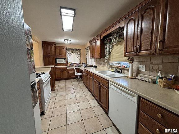 5th image of 3716 Pacific St