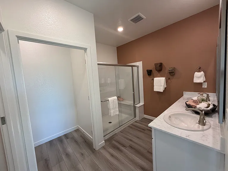 Primary (master) Bathroom