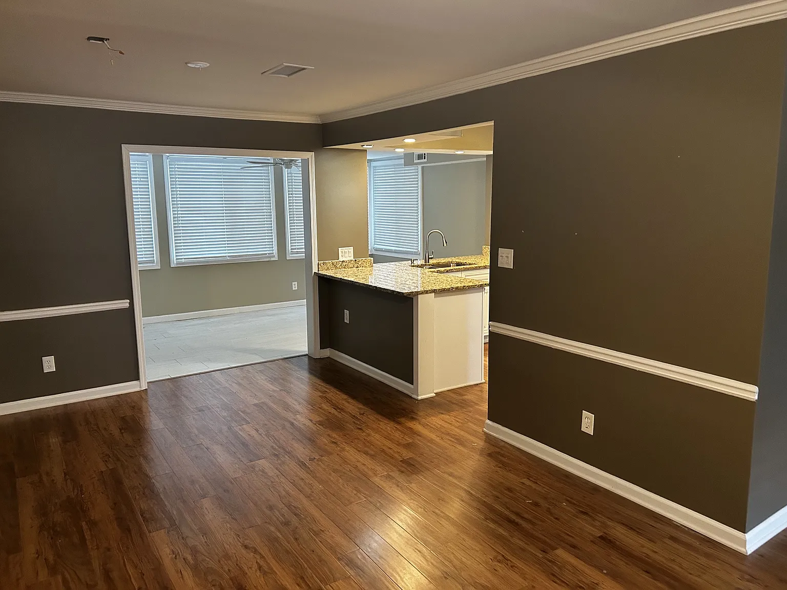 2 bed, 1093 sqft, $2,000 — Photo 2
