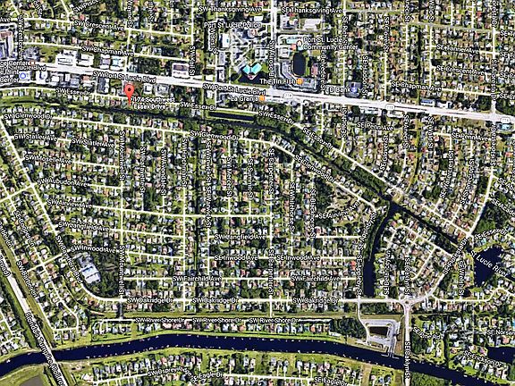 3rd image of 174 SW Essex Dr