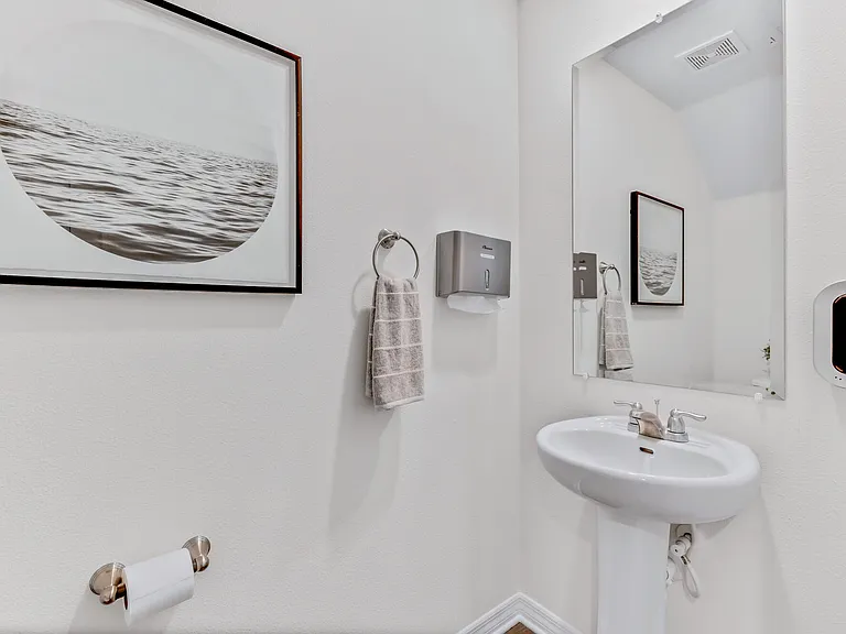 32194 Levering St — Photo 12
