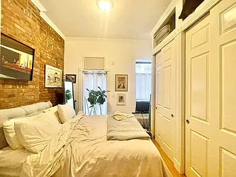 Rented by Century 21 Premier 