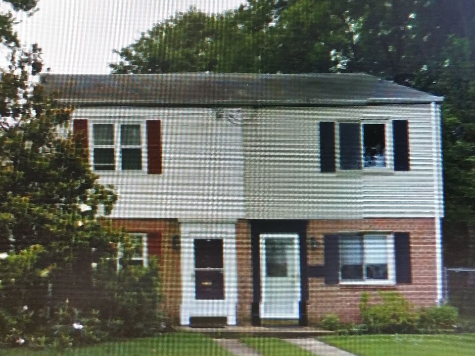 1st image of 2301 Glendale Ter
