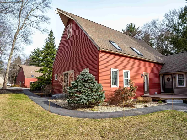 25 Balmoral Drive, Stratham, NH 03885