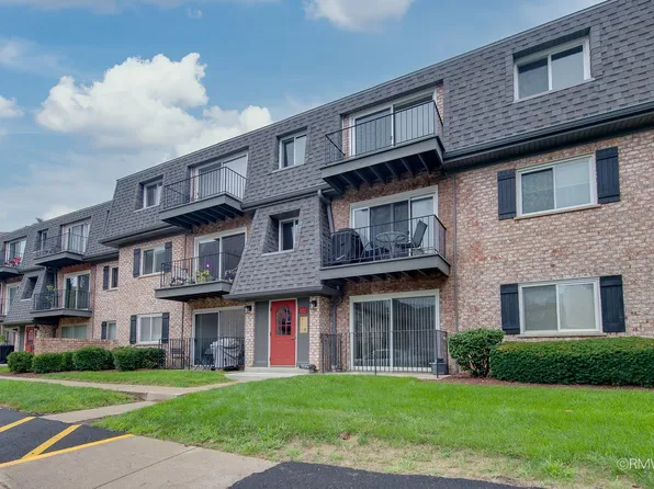 872 S Plum Grove Rd APT 305, Palatine, IL 60067