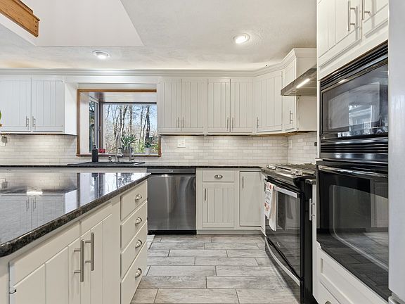 4th image of 116 Westfall Road