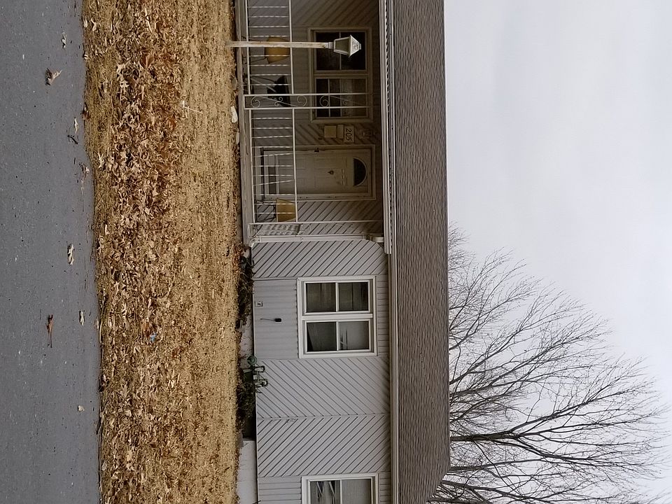 1st image of 205 N Kendall Dr