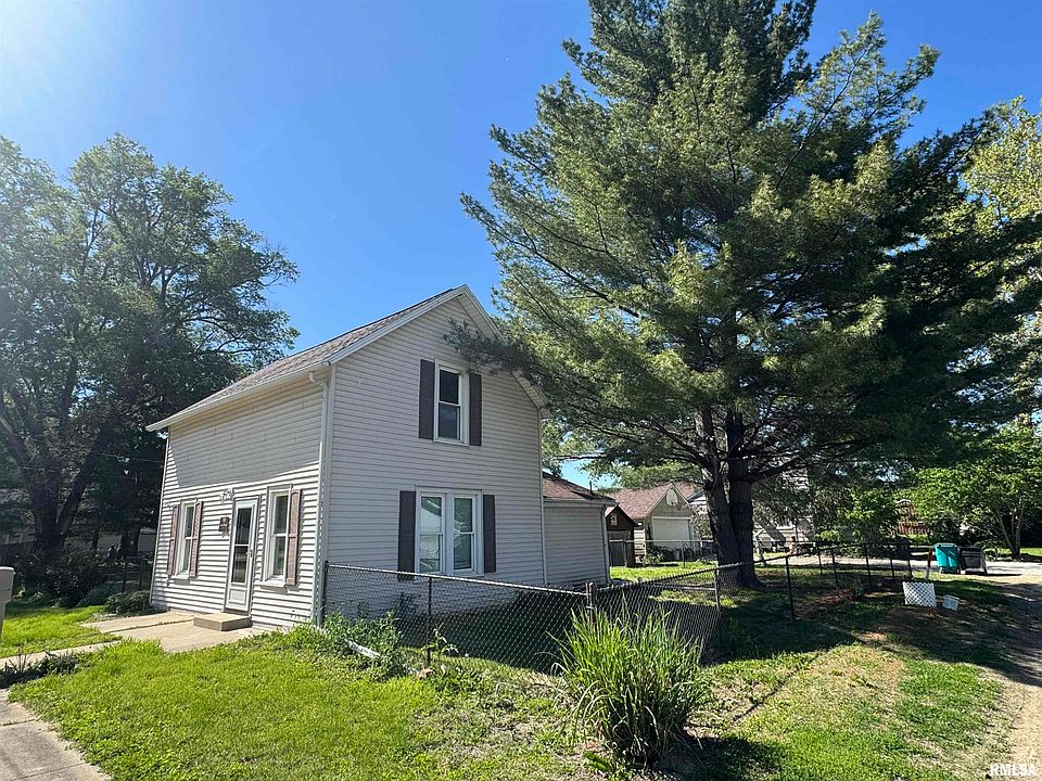 1st image of 202 W Avenue I