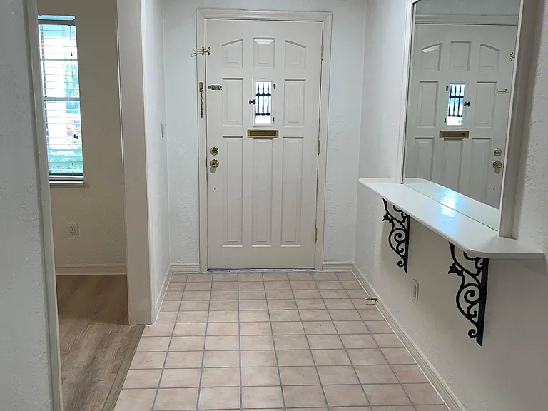 5127 Pelleport Ave — Photo 2