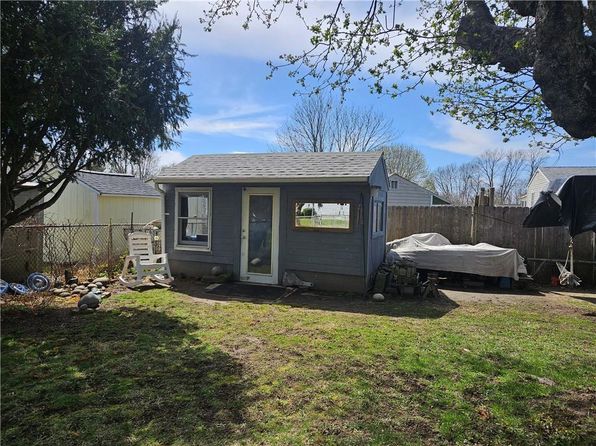 85 Canario Dr, Warren, RI 02885