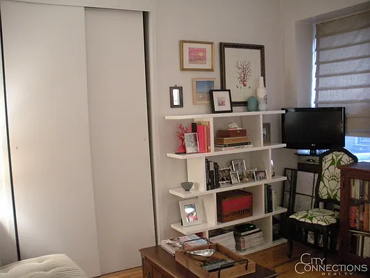 Rented by City Connections Realty | media 14