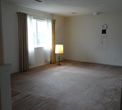 3rd image of 14 Cedar Park Blvd SW