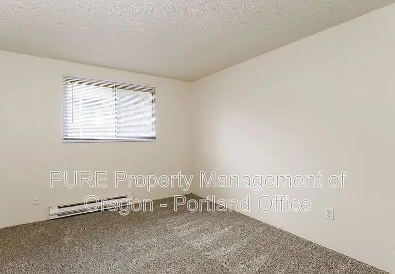 Parkway Garden — Photo 99