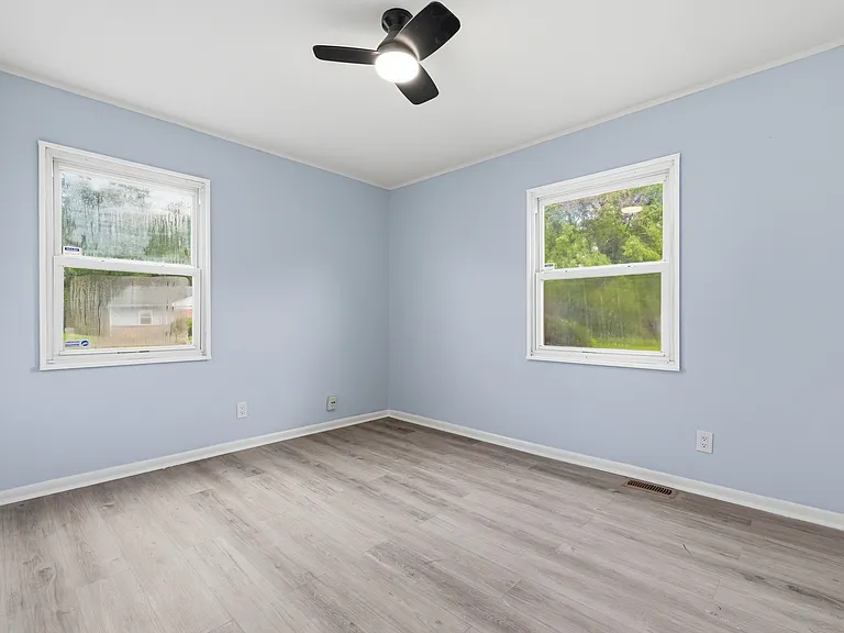 1441 W Lynn Dr — Photo 11